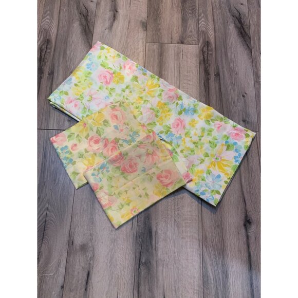 Vintage Floral Flat and Pillowcases By Piquot 70’s Iron Muslin Full Flat Top She - Picture 1 of 4